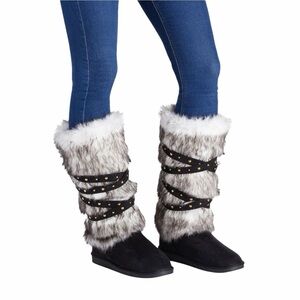 JustFab GRAND FORKS Black Studded Wrap Furry Boots - Size 6